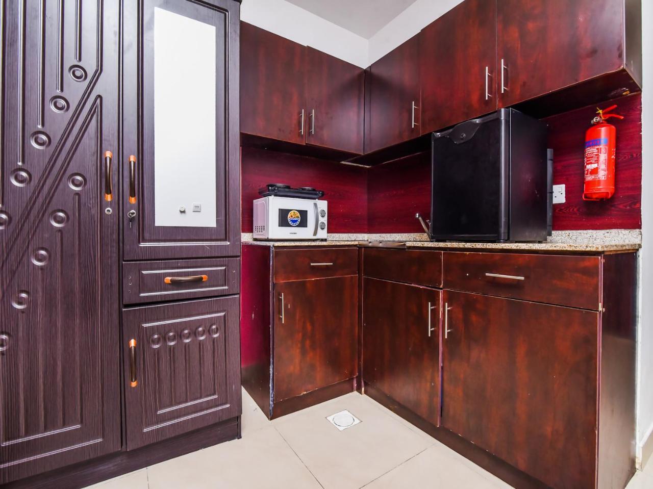 Oyo 138 Empire Hotel Apartments Dubai Eksteriør bilde